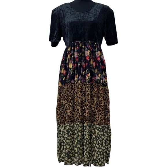Dresses & Skirts - Women's Floral Print Dress by Kum Song(Size Medium)